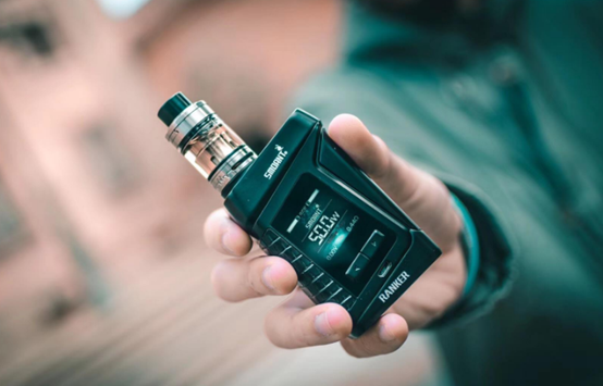 电子烟烟油中含有多种香味添加剂,是否对人体有害?__凤凰网