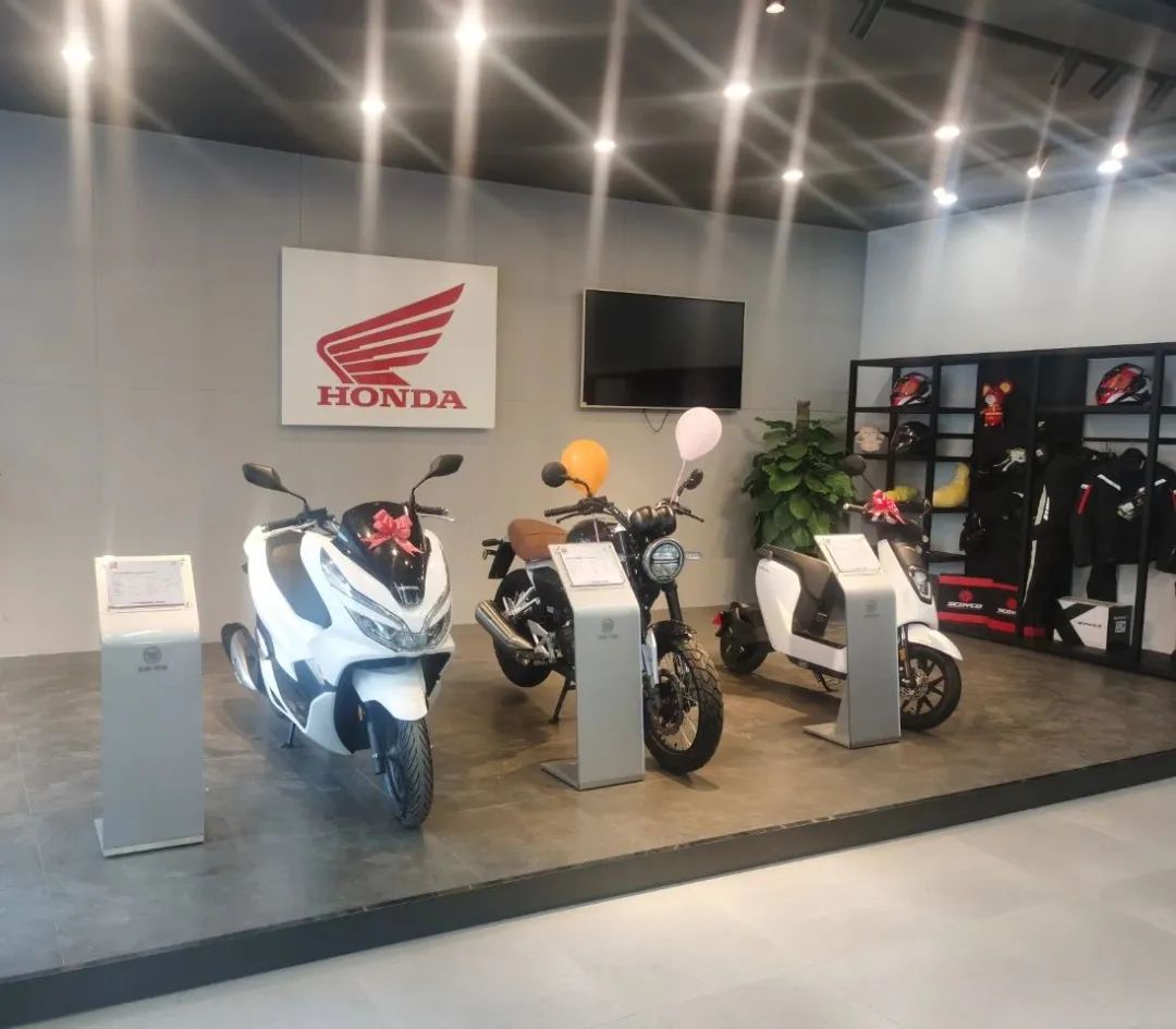 店 地址:广西百色市靖西市城东路中石化加油站对面五羊-本田旗舰店