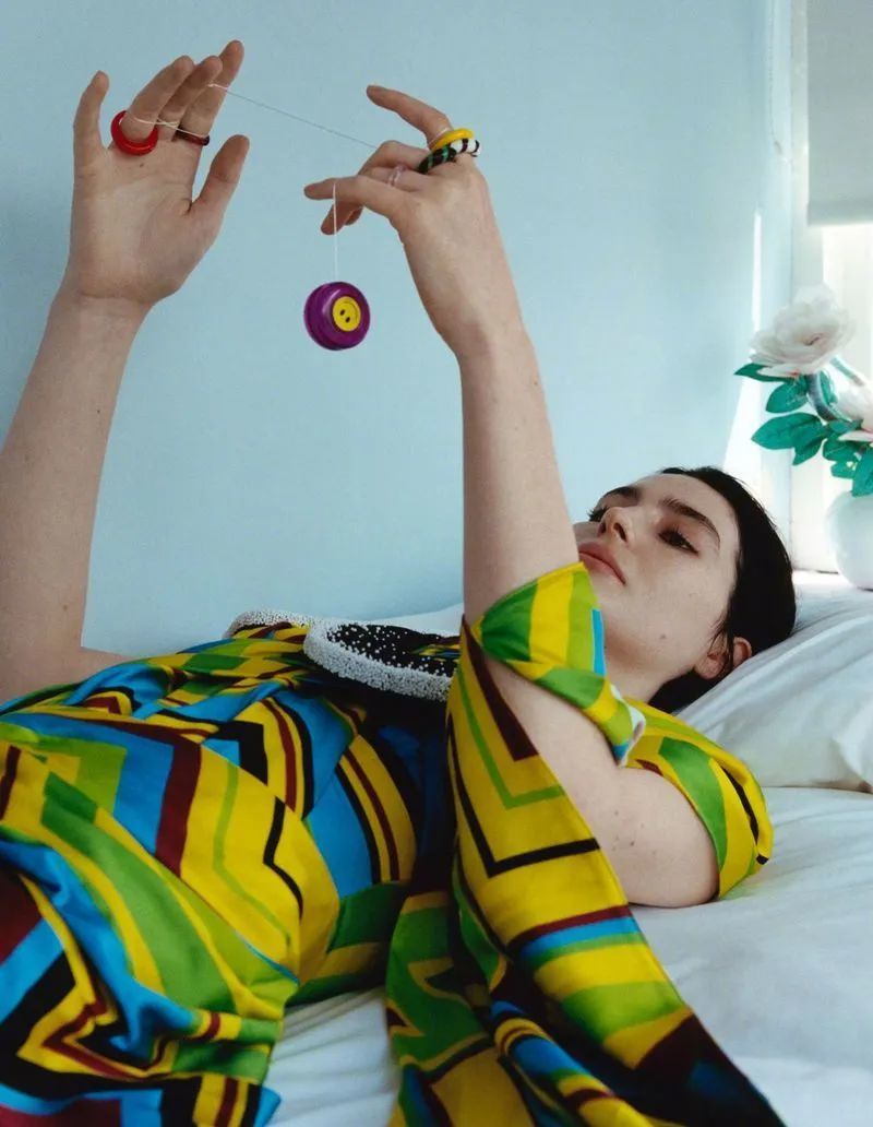 已故演员保罗沃克的女儿如今成模特她这组大片表现如何