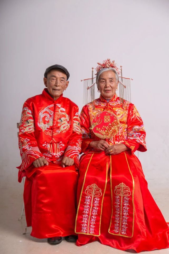丽江这群金婚老人们实在太甜蜜!
