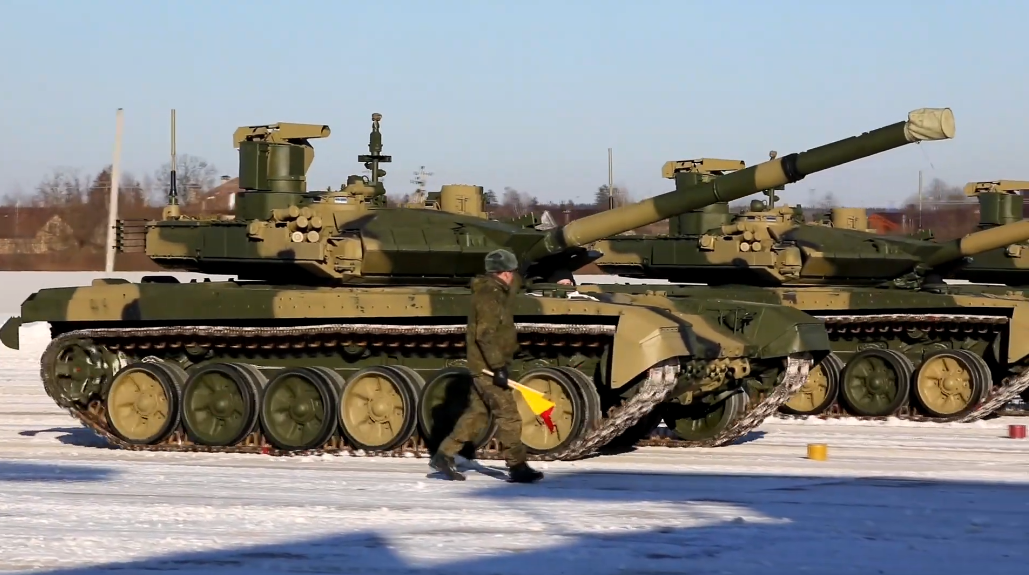 俄军最新接收的T-90M坦克