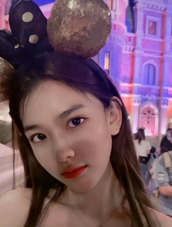 让王思聪当舔狗的孙一宁也没逃过网红见光死去掉滤镜差点认不出