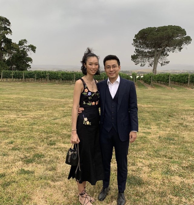 霍家三少霍启仁和女友好事将近三兄弟年龄最小感情经历最丰富