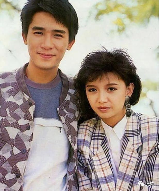 1987年,曾华倩与梁朝伟主演《新扎师兄》,曾华倩借机提出复合, 两人