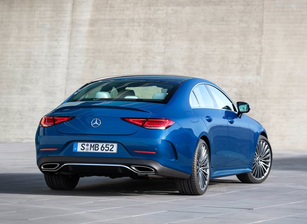 2022款奔驰cls来袭年轻动感的设计风格45秒可破百