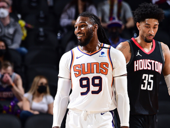 赛后,太阳球员杰-克劳德接受了媒体采访.