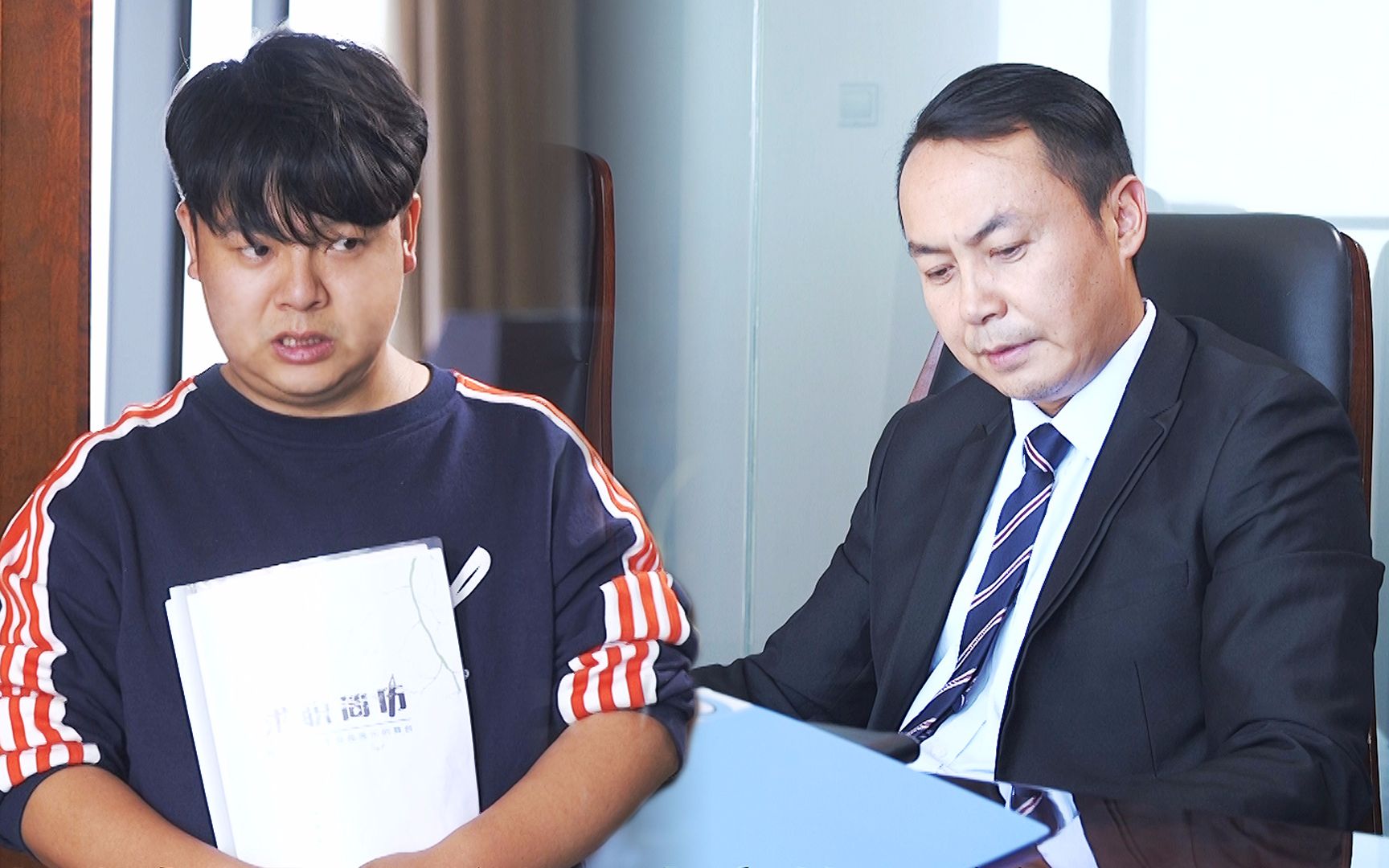 陈翔六点半：面试过程，地上一个小纸团可能就决定了你的成败