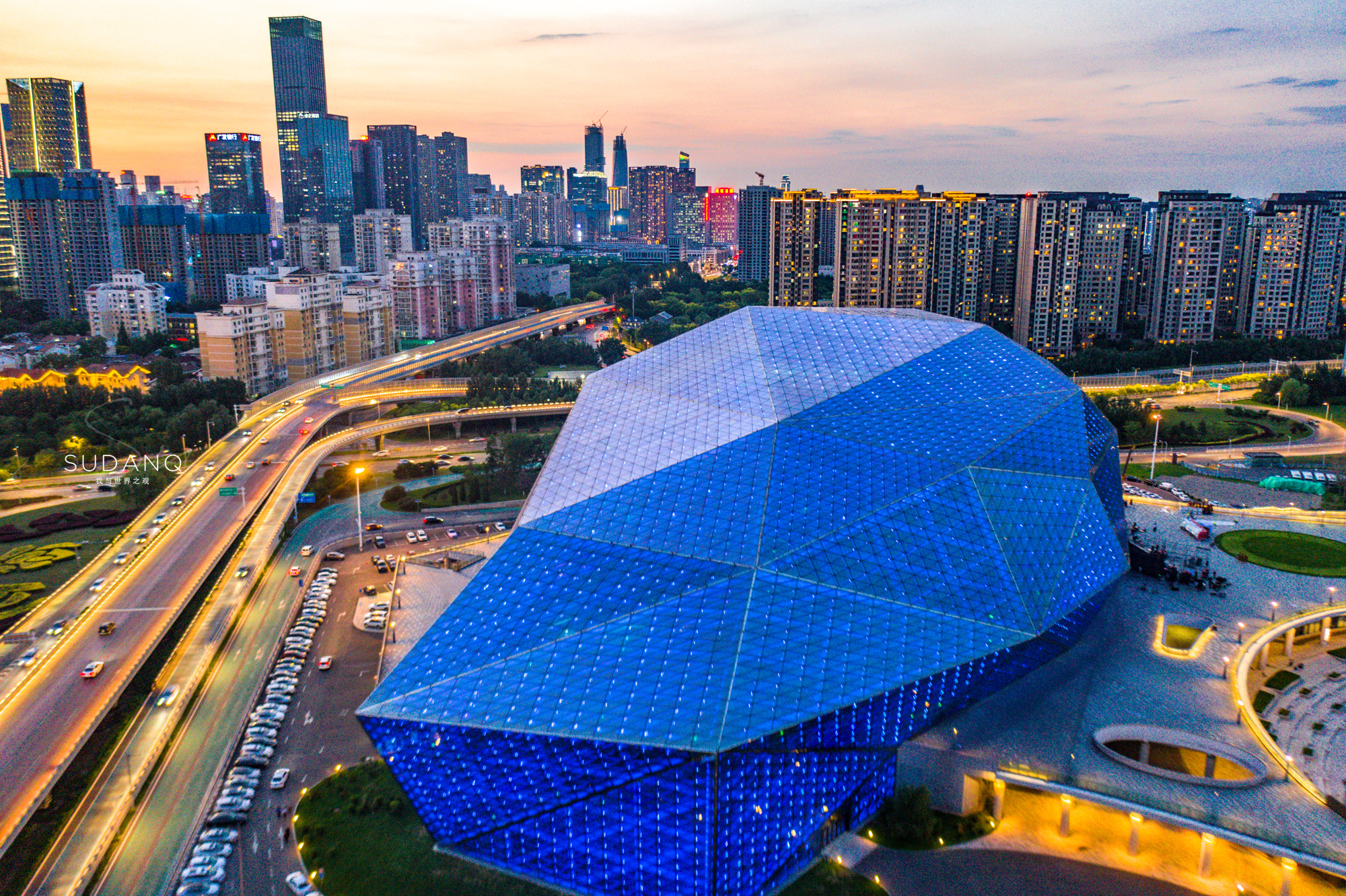 初见沈阳:东北唯一的新一线城市,"大钻石"般的建筑太惊艳