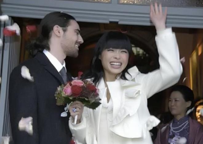 广东"灰姑娘"李然嫁比利时王子,11年过去了,如今生活怎么样?