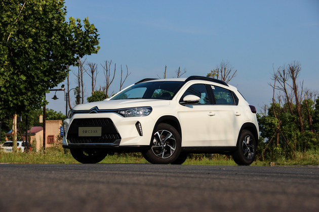 更符合年轻人审美 试驾新款雪铁龙c3-xr