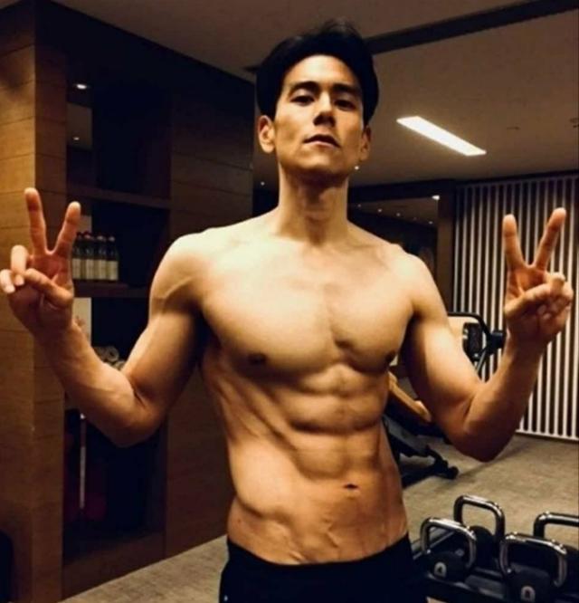 6D18BB2D-E258-470E-9AEA-B257668AED31