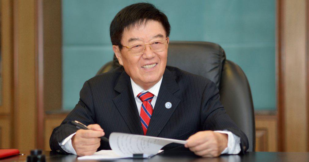 该《通知》确认,扬子江药业集团创始人,董事长徐镜人,因病于7月12日20