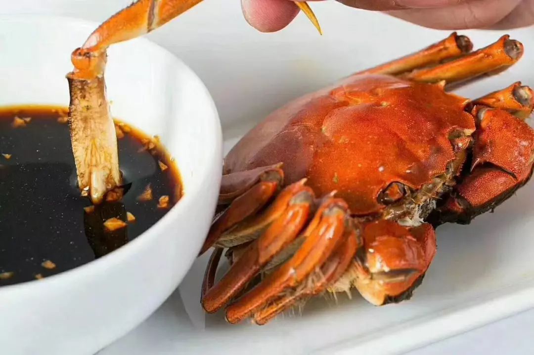 最后,吃蟹腿肉.腿肉虽少,但不能浪费.