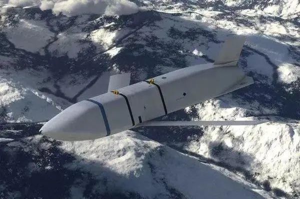 AGM-158C远程反舰导弹图片