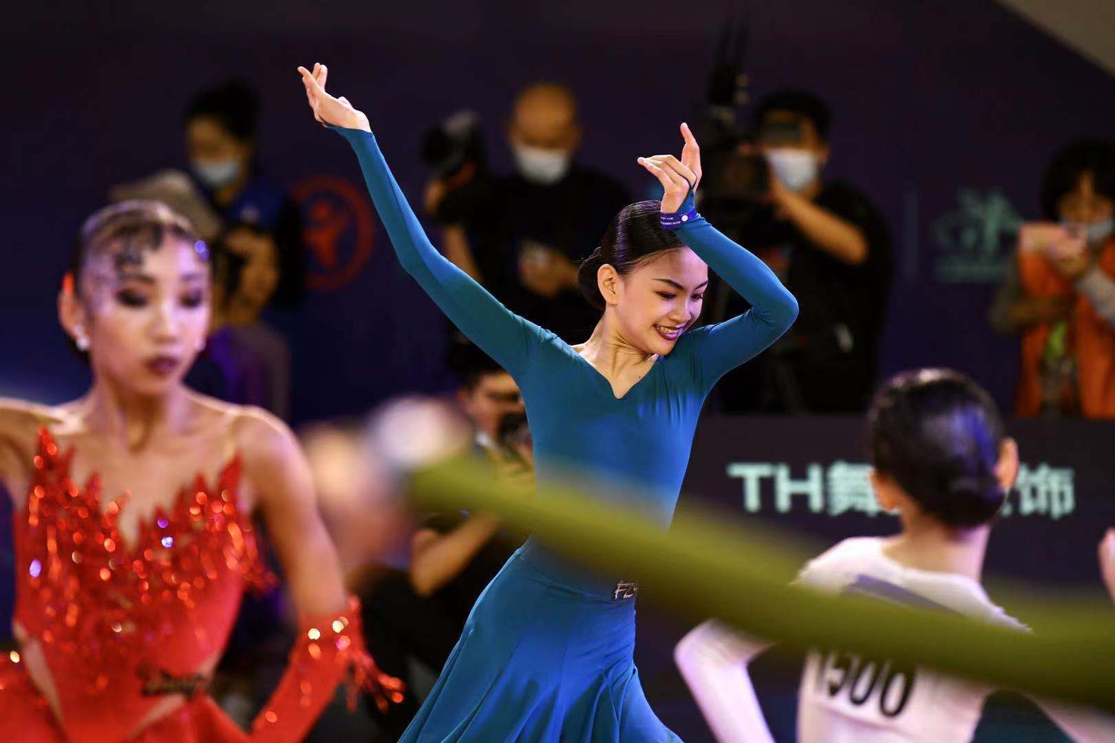 上海市<em>体育</em>舞蹈锦标赛顺利举行，51支<em>队伍</em>千余名选手参赛