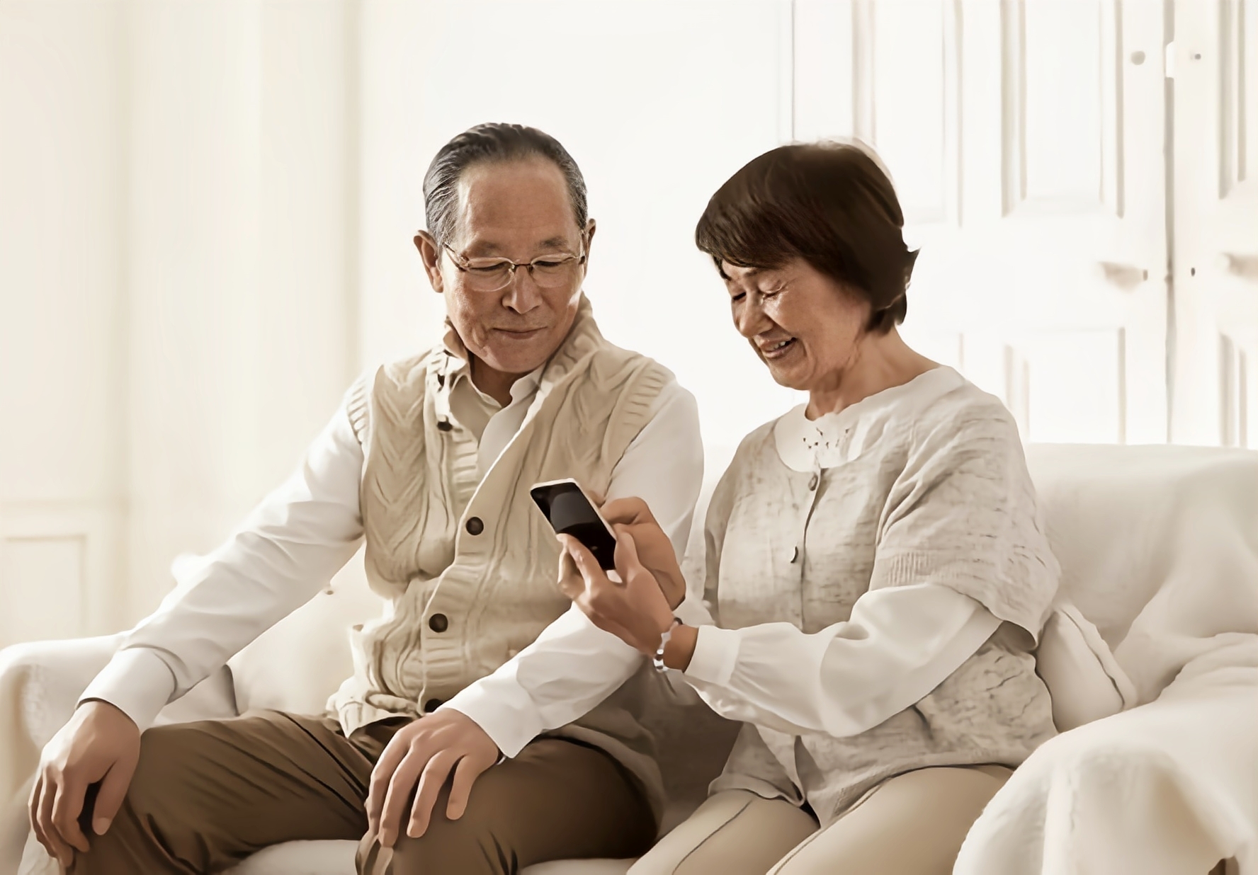 放大字体,简化界面就够了?解决老年人用机痛点这些厂商落到实处__凤凰