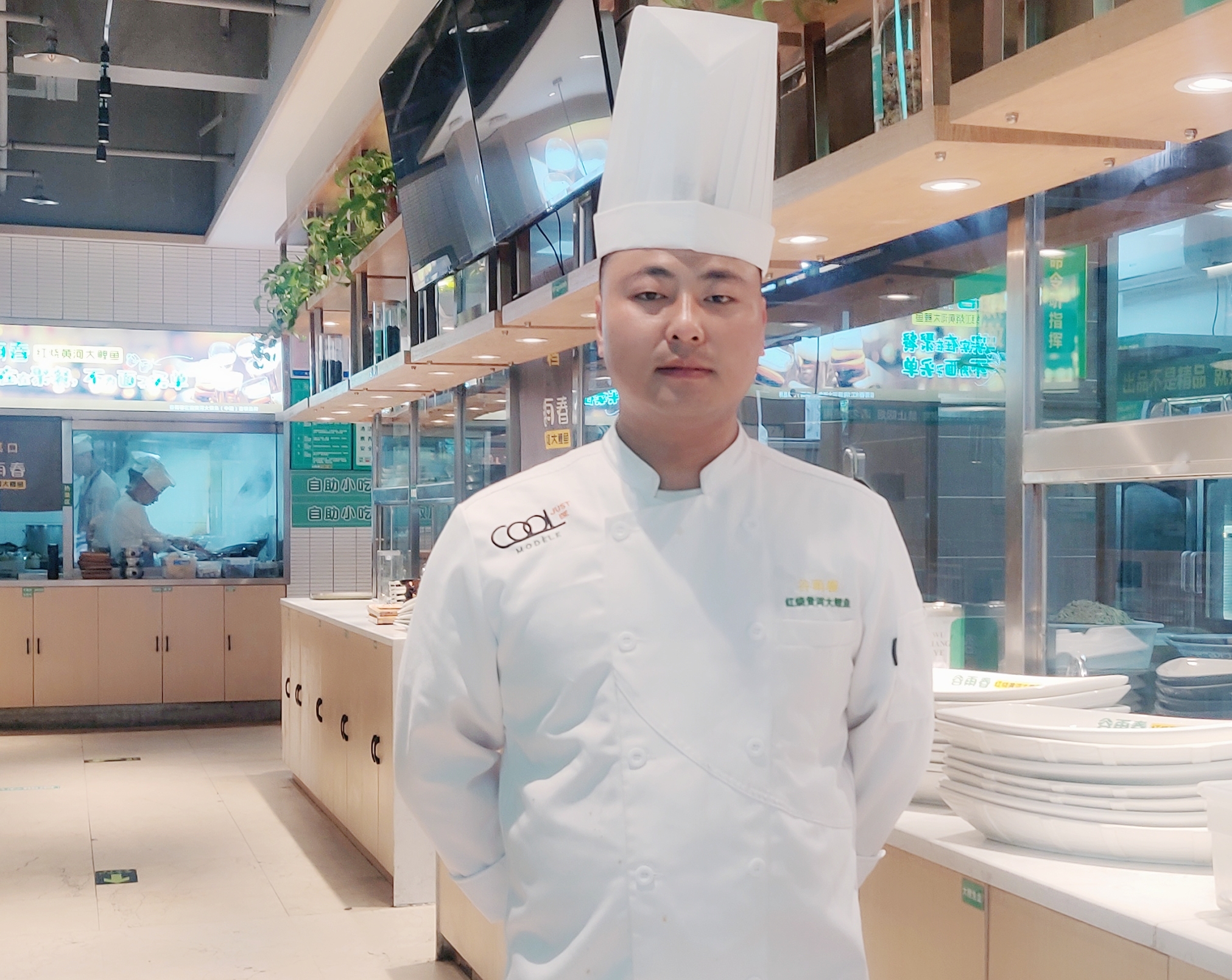 热门聚餐餐厅的厨师长,他的终极目标竟然是当店长__凤凰网