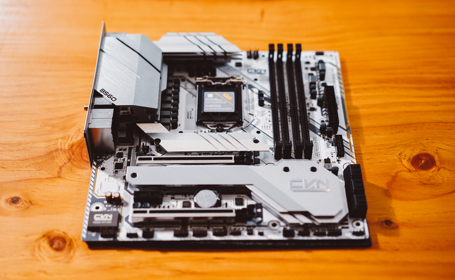 七彩虹b560m gaming frozen体验__凤凰网