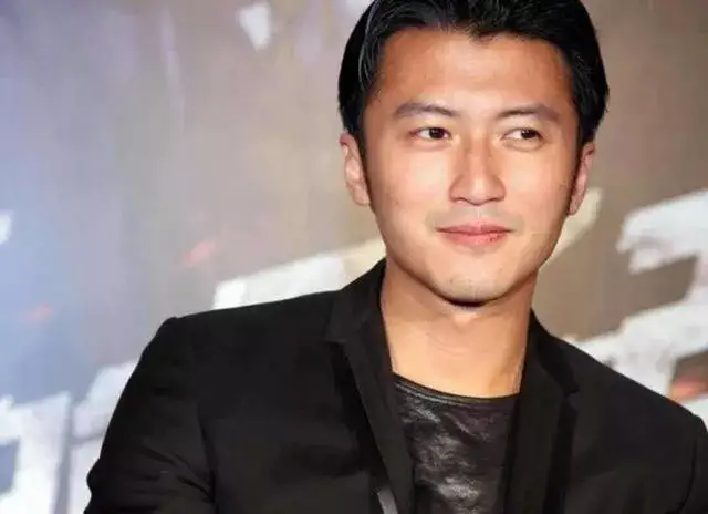 一个偶像真正的价值,并不是贡献一张好看的脸,而是他为社会做了有意义