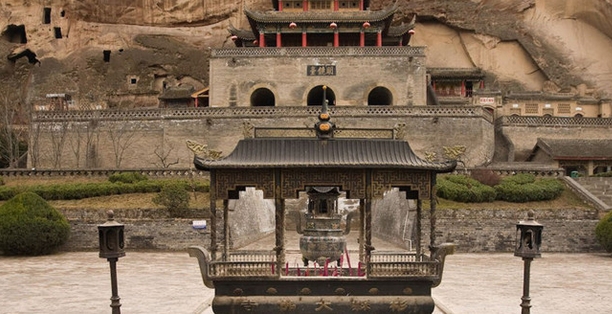 七律 贺《秦都雅韵》创刊一周年 ( 听雨轩主)__凤凰网