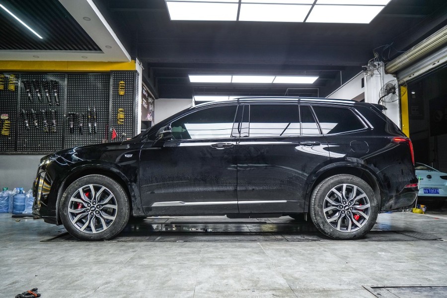 改装案例 | 凯迪拉克xt6升级tei racing前p60ns后s40刹车卡钳套装