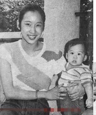 85E105AF-2F1A-4B4C-ADD0-442170A8225B