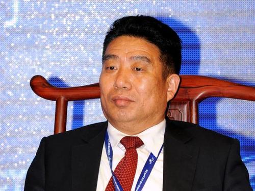 云南首富赵兴龙:作为a股"翡翠第一股"东方金钰的创始人,赵兴龙因"赌石