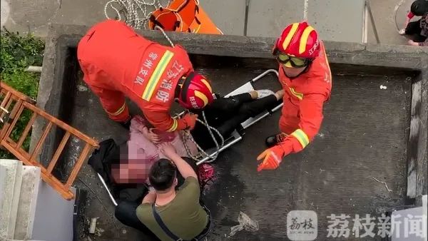 成都49中事件还没完,湖北14岁女生校内坠亡!我们的孩子怎么了?