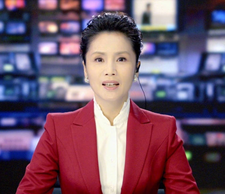 央视主持人徐俐退休曾获得金话筒二婚带子嫁名门的她什么来头