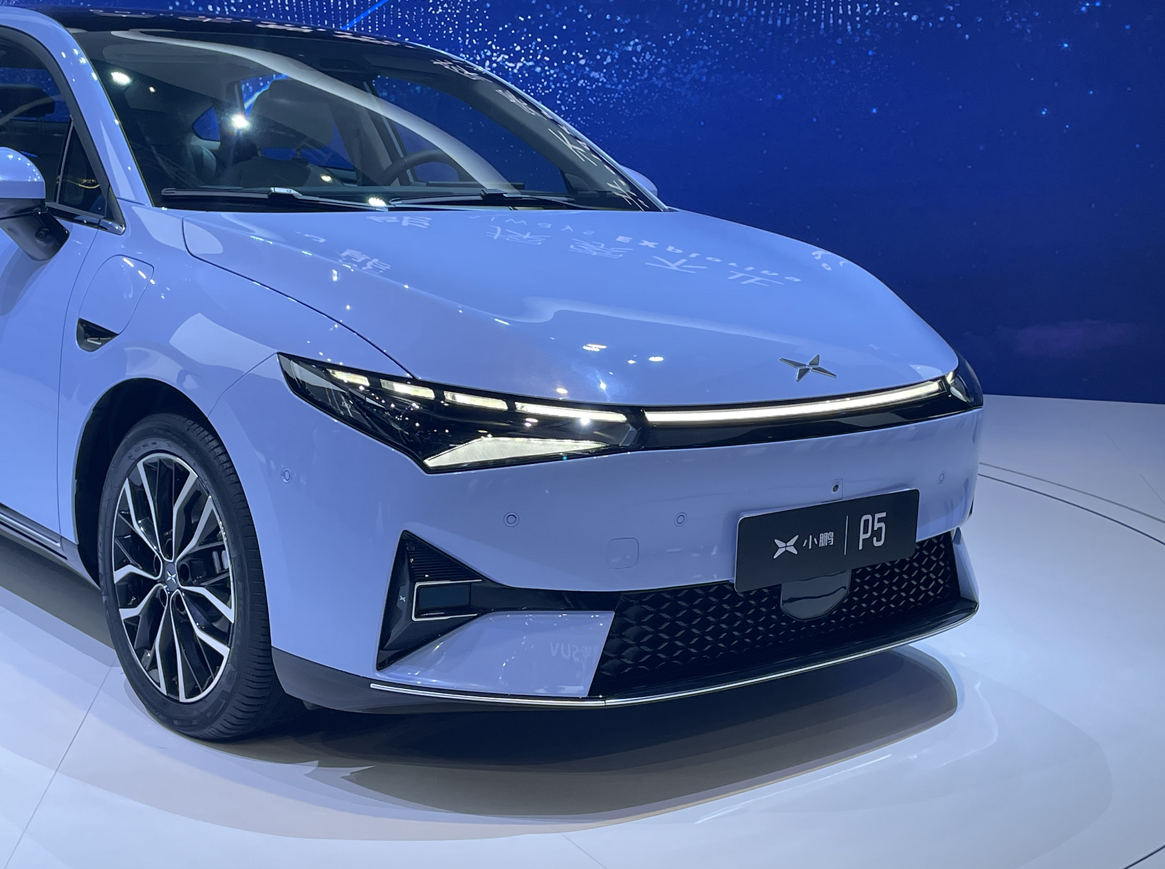 全球首搭激光雷达小鹏p5亮相上海车展开启预订