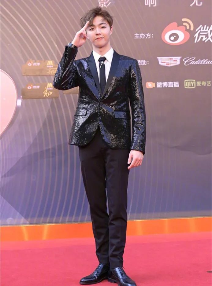 这届大型红毯,男明星们是竞相比丑来了吧