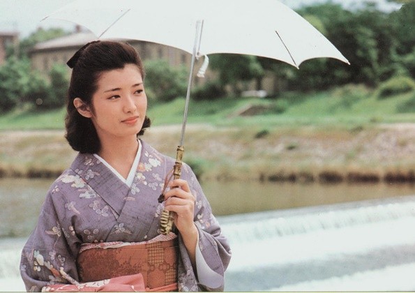 山口百惠:40年前的日本女神,巅峰时嫁人隐退,62岁的她怎么样了