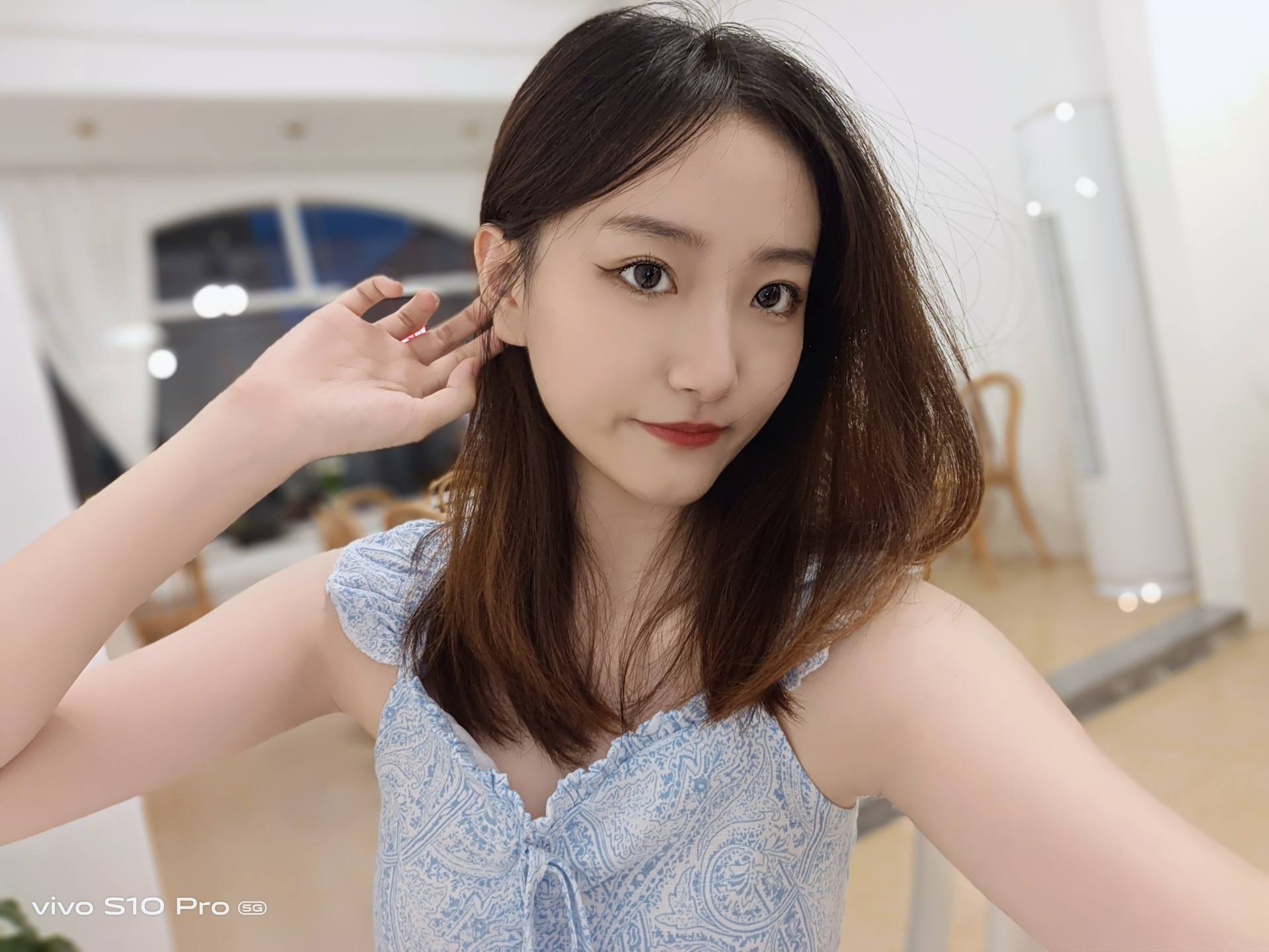 是时候改变你的美颜效果,这样的自拍照能走红朋友圈