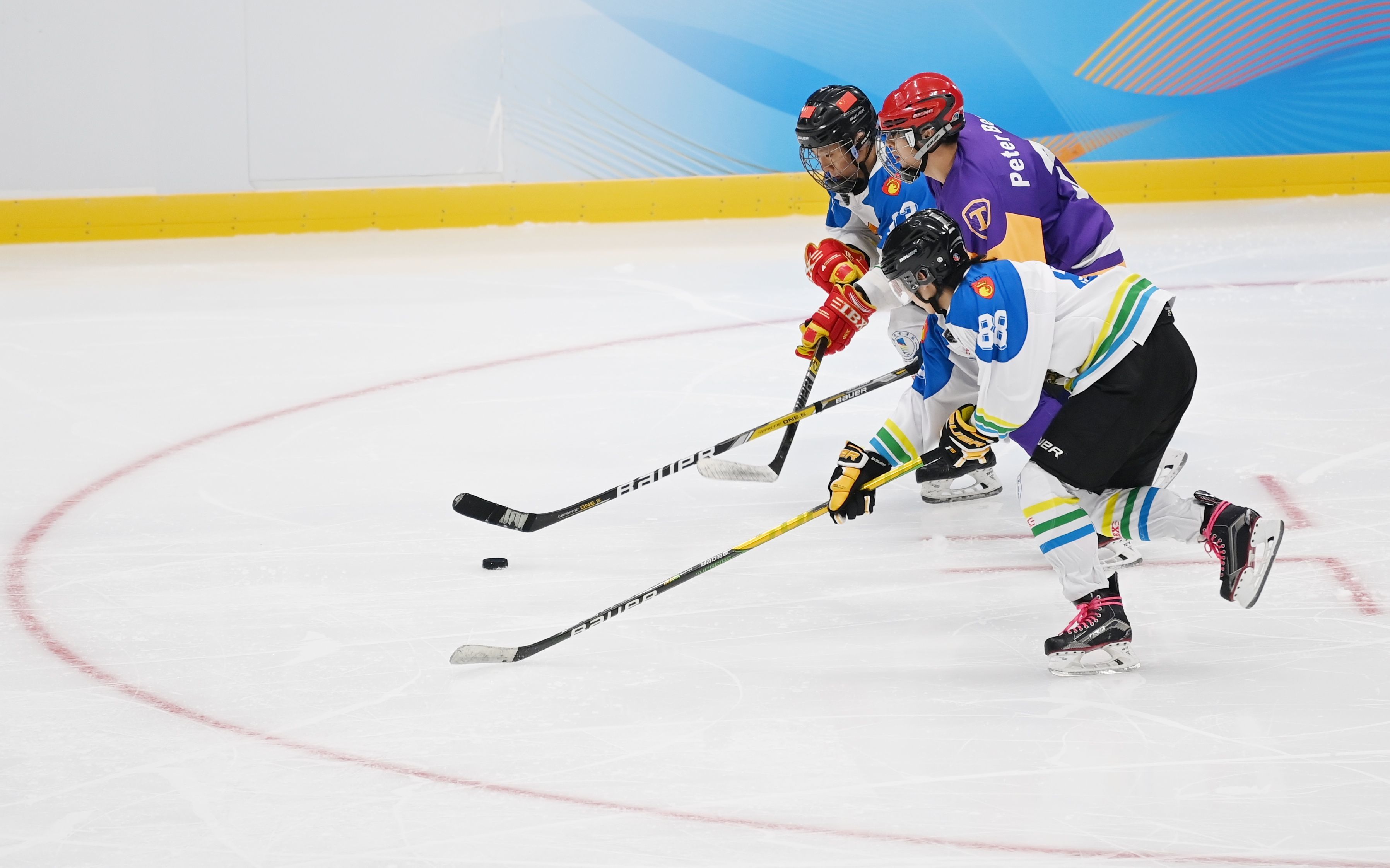 中国男子冰球队终迎冬奥会“首秀”_北京日报APP新闻