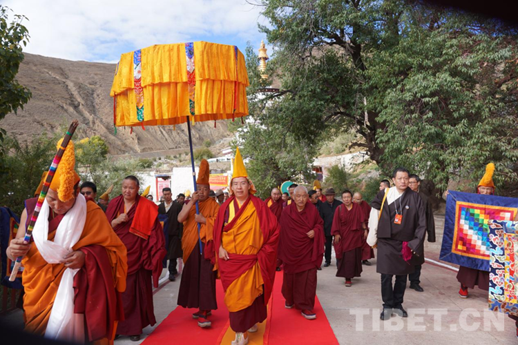 班禅获得嘎钦佛学学位回顾25年学经历程