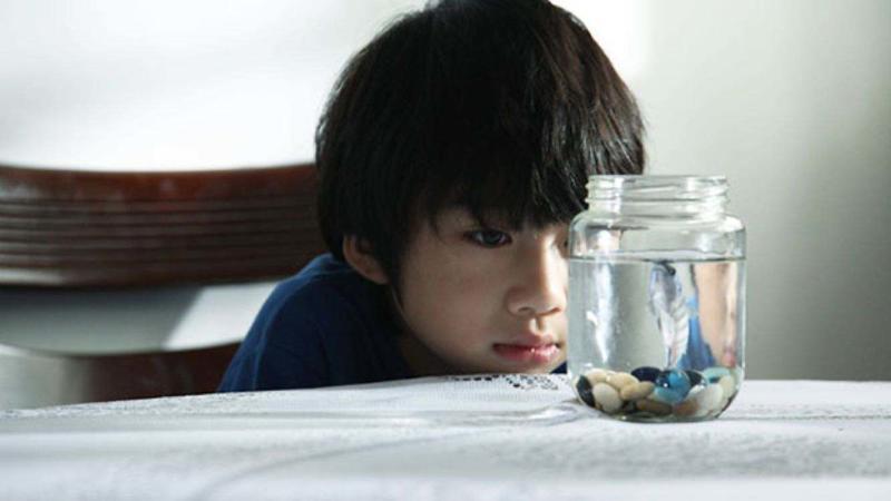 18岁自闭症男孩,字迹堪比"印刷体",网友直呼:难道是天才?