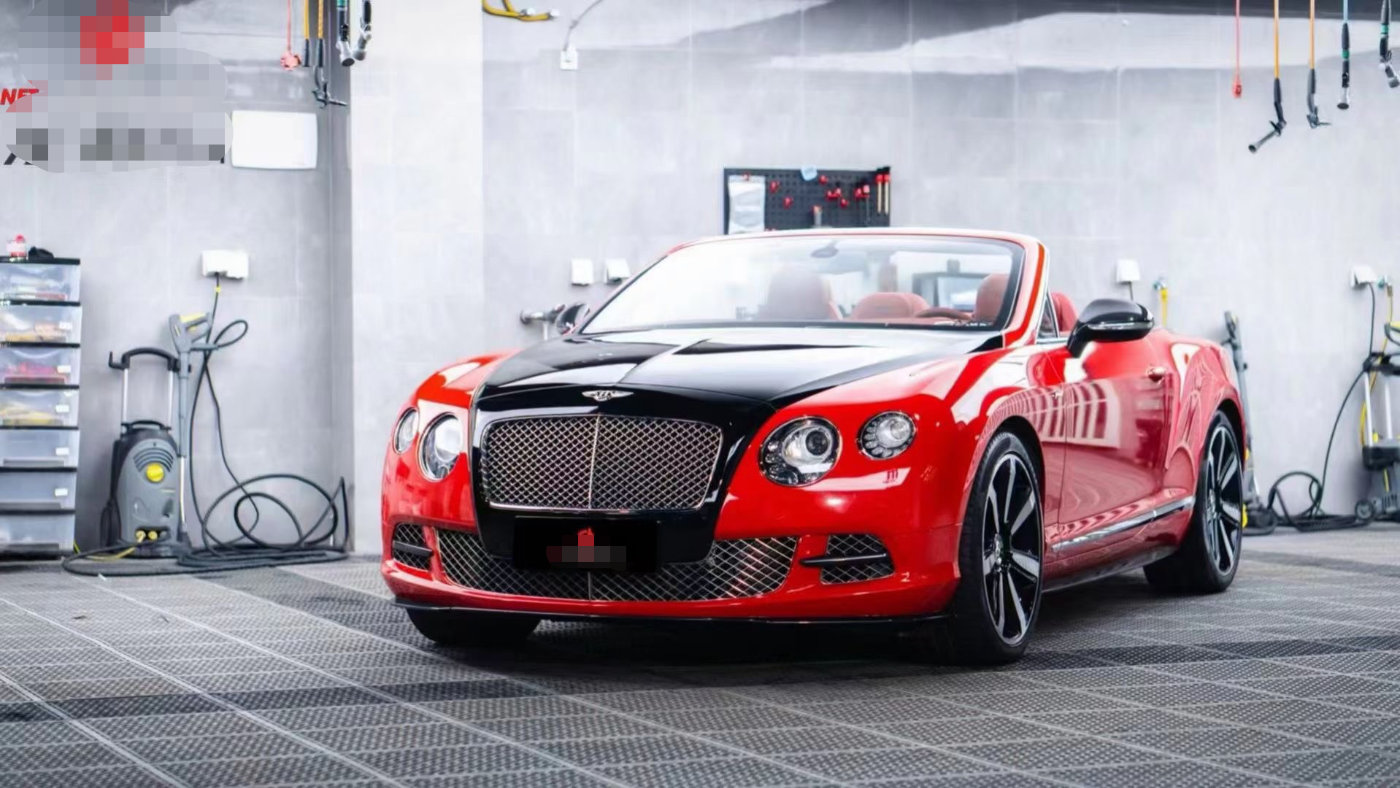 宾利欧陆gt改色双拼改色膜 多伦多红 钢琴黑色亮眼不?__凤凰网