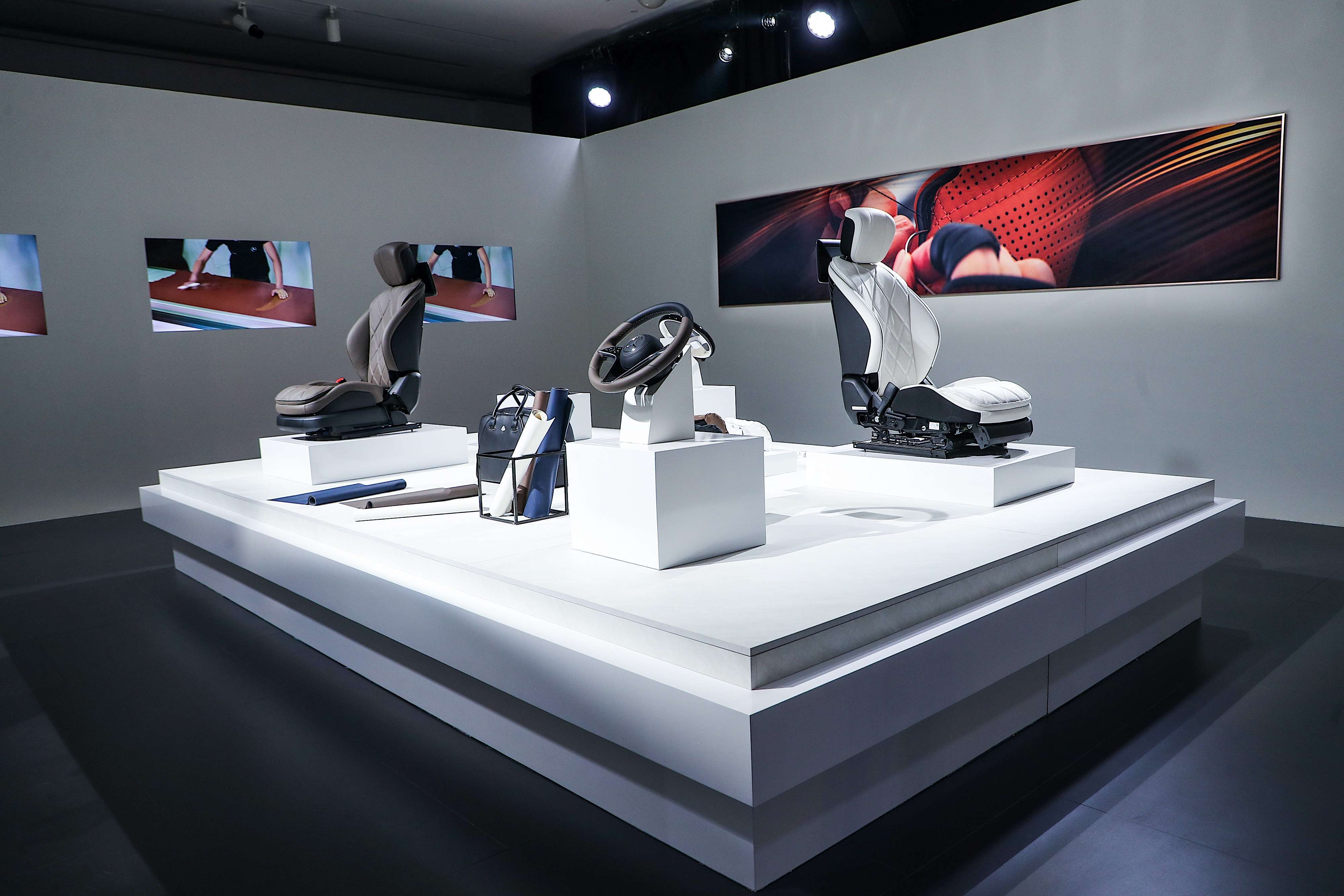 开启传奇新章迈巴赫100周年品牌展开幕