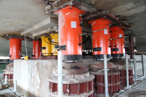 绍兴智慧快速路万吨桥梁顶升作业即将展开__凤凰网