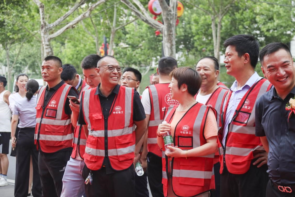 汴梁小宋城集团董事长梁红,焦作中旅银行股份有限公司公司业务三部总