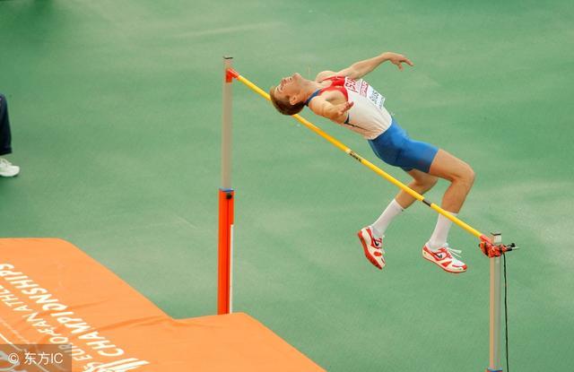 1800年,跳高已列为苏格兰运动会的比赛项目.