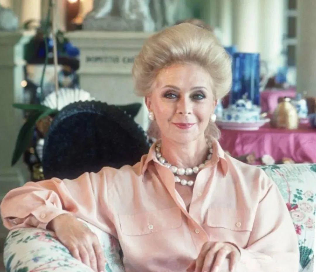 世界最富有寡妇传奇：坐拥56亿，珠宝无数，靠的就是结婚离婚