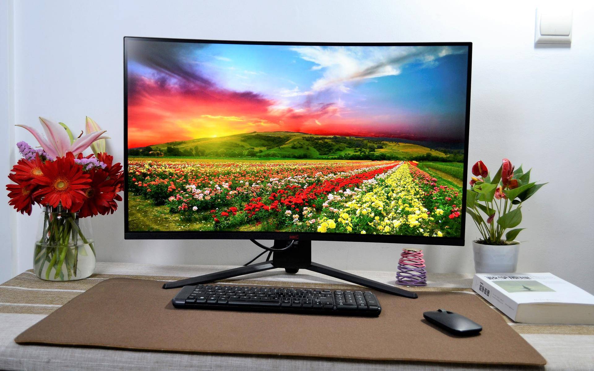 细腻显示,超高刷新,hkc sg32qc显示器,游戏工作都给力__凤凰网