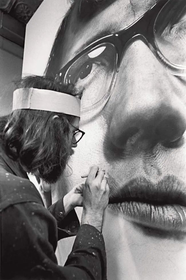 凤凰艺术 悼念|用图像纪念,一代超写实艺术家chuck close辞世