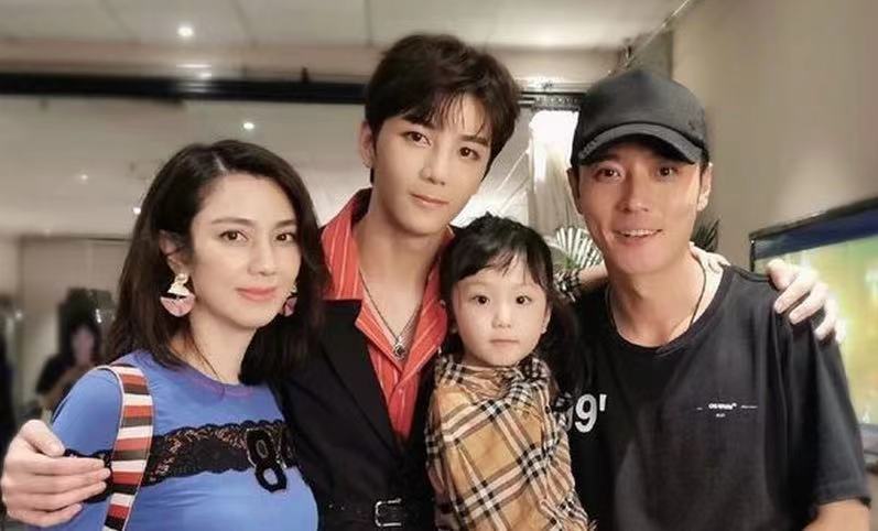 824F1796-3751-401F-AD45-EA2E793C4AF0