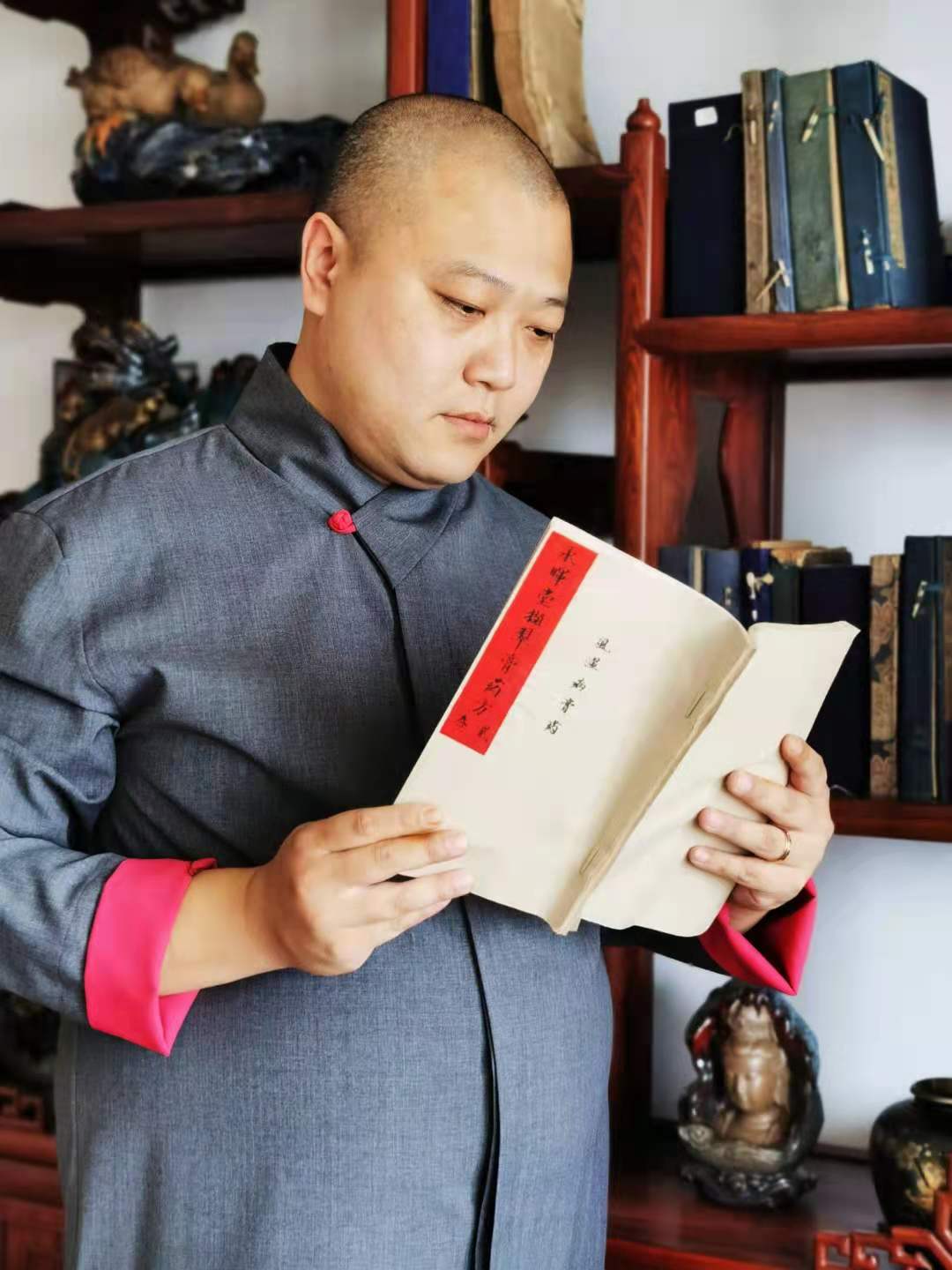 沈阳小伙李聪男痴迷中医 四海求学创立"李氏手针"__凤凰网