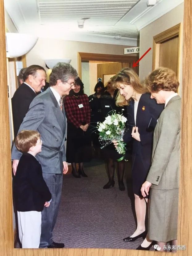 她是菲利普亲王半辈子的红颜,连女王都认可,这个金发美人段位高啊