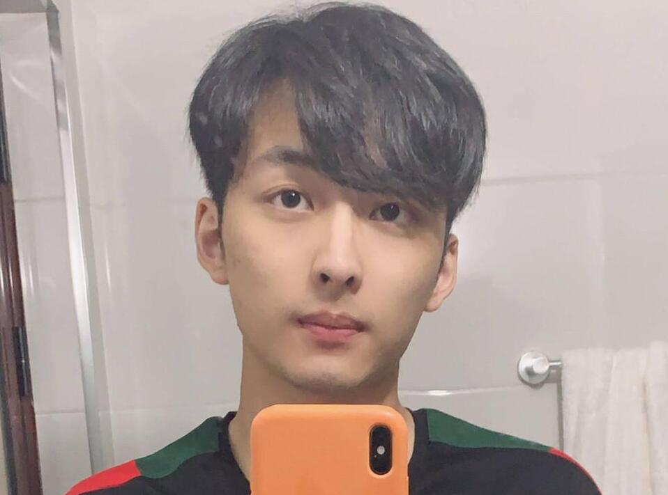 赖神分手后开启第二春,女生来头不小,被称为网红界的腿精__凤凰网