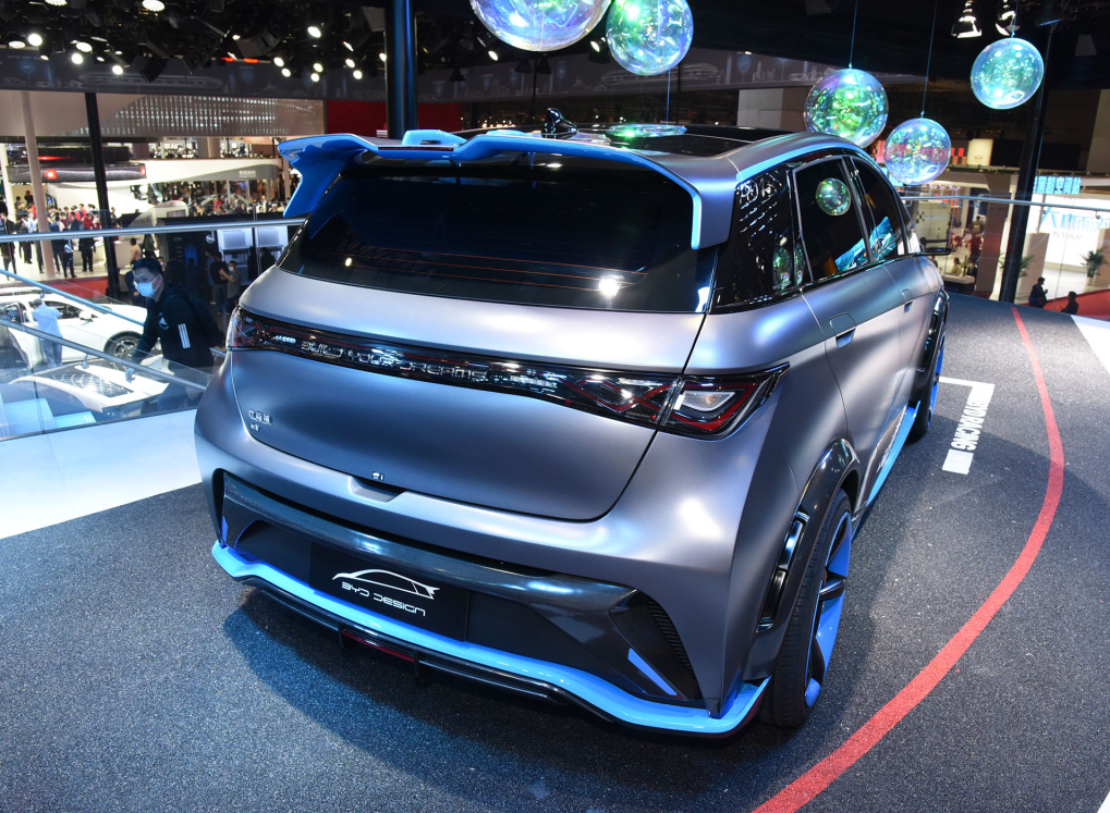 开最快的车,买最新鲜的菜,全新比亚迪ea1值得期待