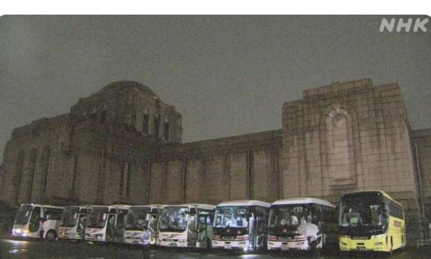 当地时间6月20日凌晨,主办方举行了奥运开幕式的交通管制彩排,图片来源@NHK